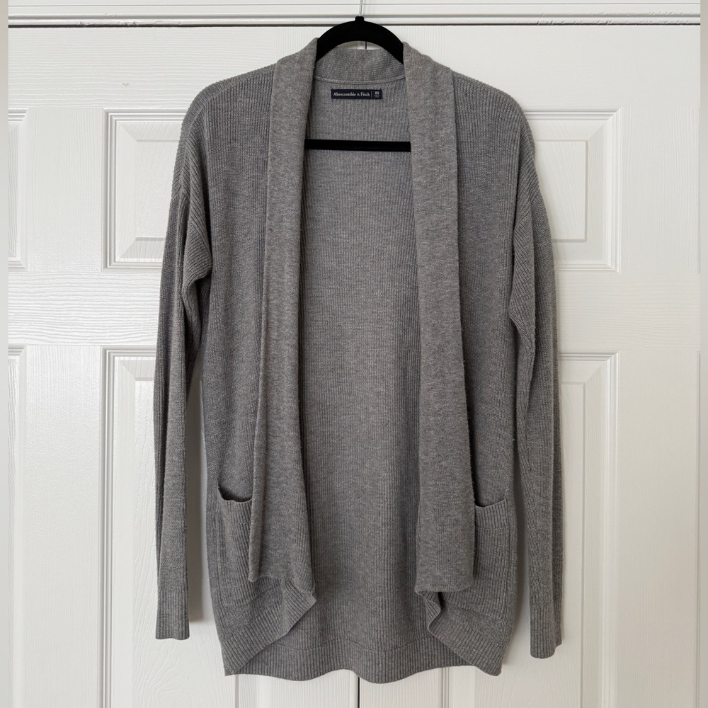 Abercrombie & Fitch gray open front cardigan, size XS
